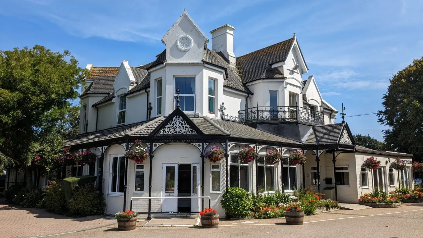 Tolroy Manor reception and clubhouse in Cornwall