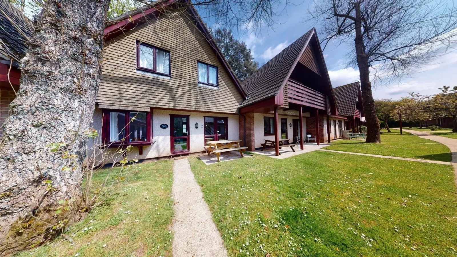Kerrow Lodge - Outside