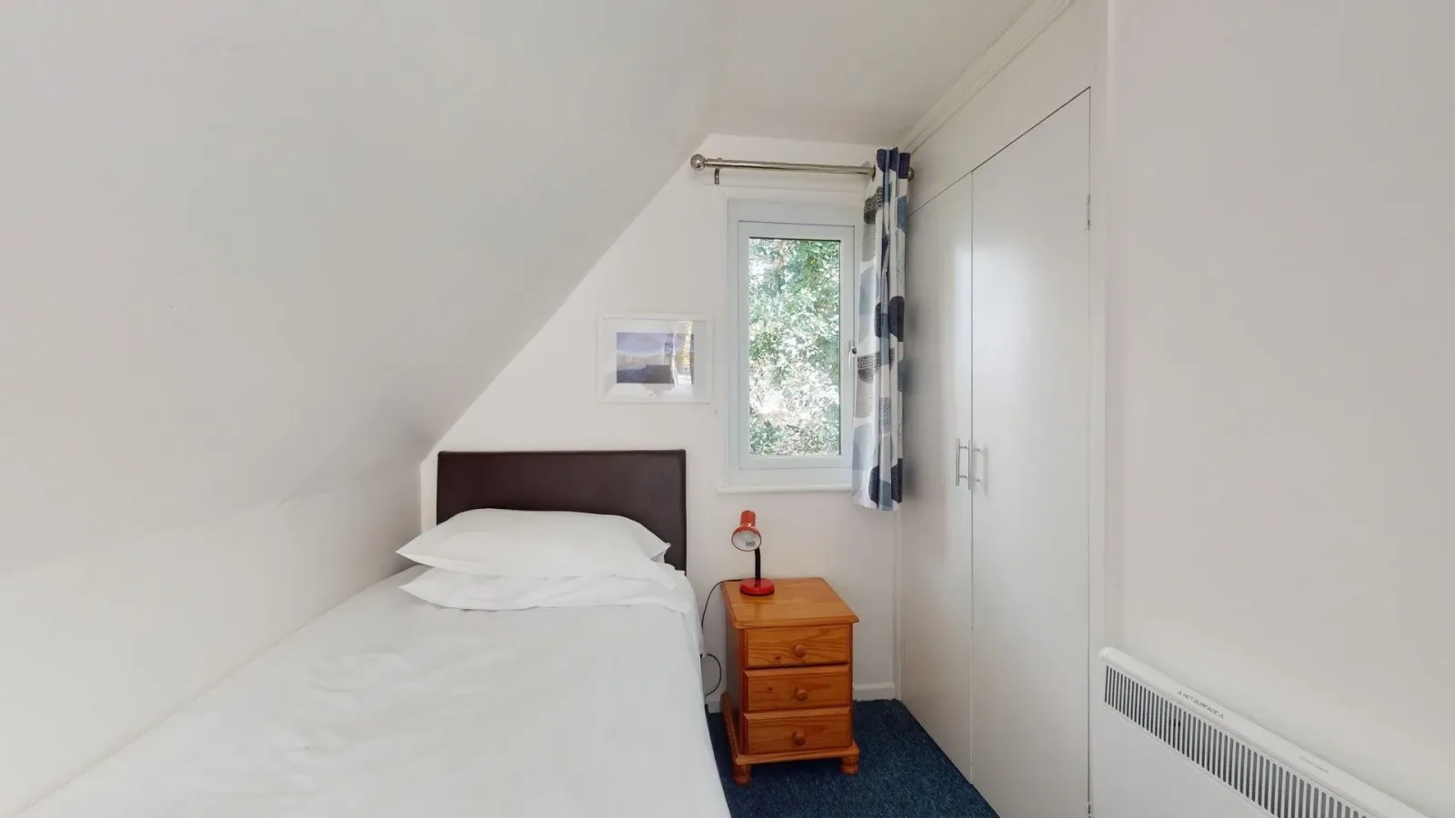 Kerrow Lodge - Upstairs Single Bedroom (3 beds)