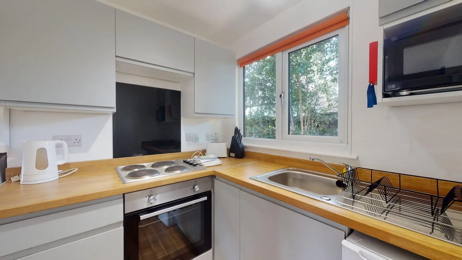 Kerrow Lodge - Kitchen