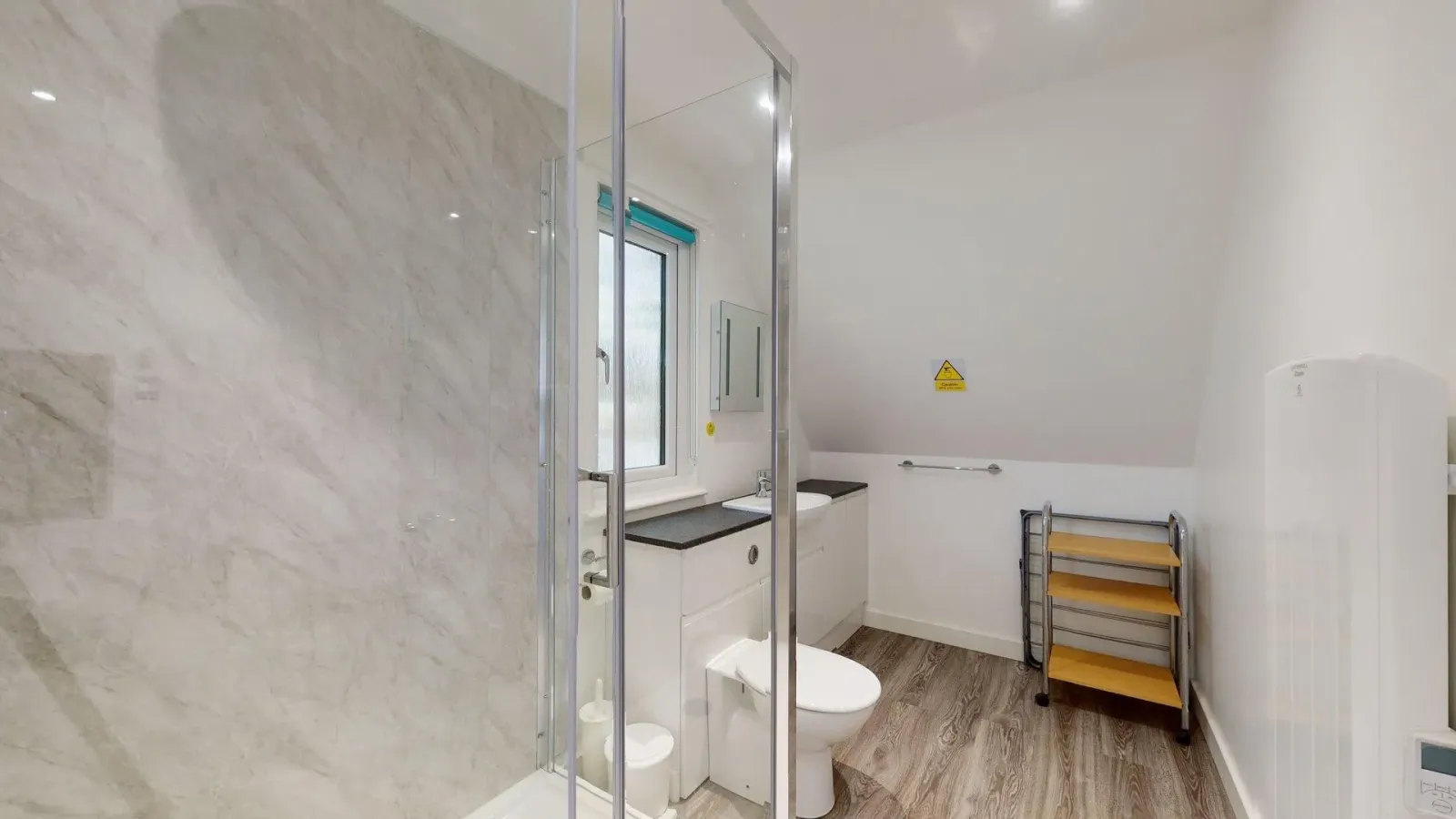Kerrow Lodge - Upstairs Shower Room