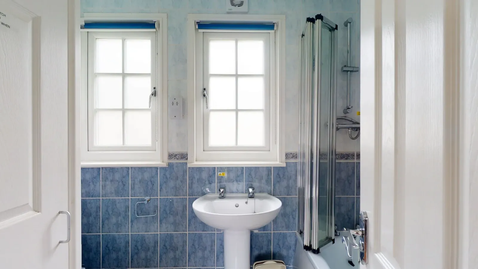 Rosevine Lodge - Shower Room