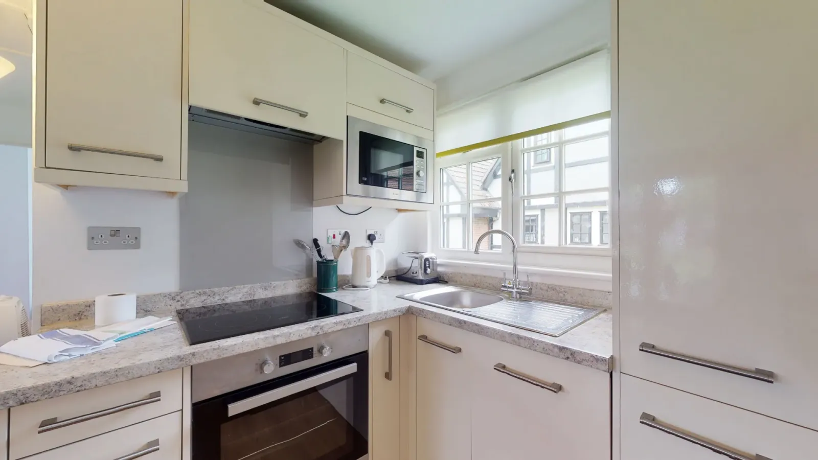 Rosevine Lodge - Kitchen