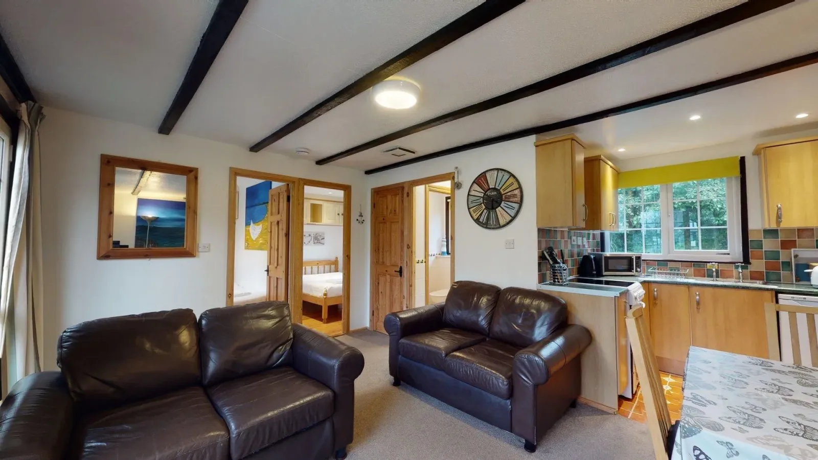 Treyarnon Lodge - Lounge and Kitchen