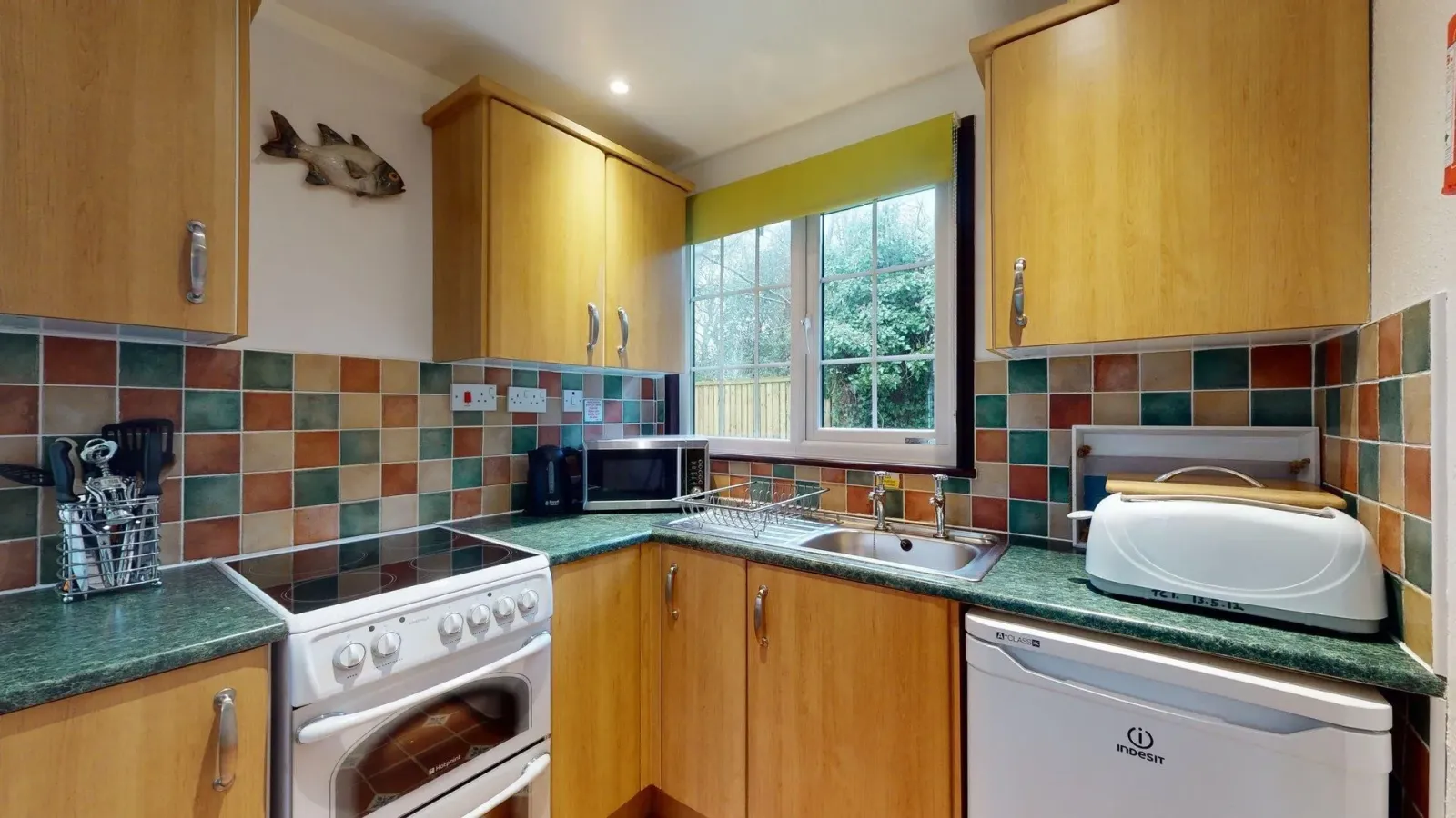 Treyarnon Lodge - Kitchen